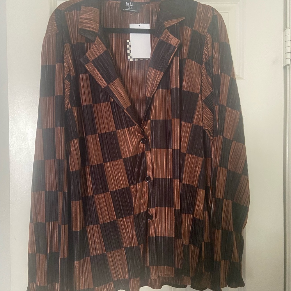 Dressed in LALA plisse checkered set - Picture 2 of 6